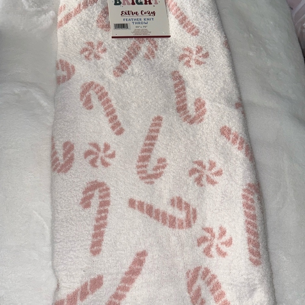 Merry and Bright Extra Cozy Feather Knit Throw Blanket Pink White Candy Canes